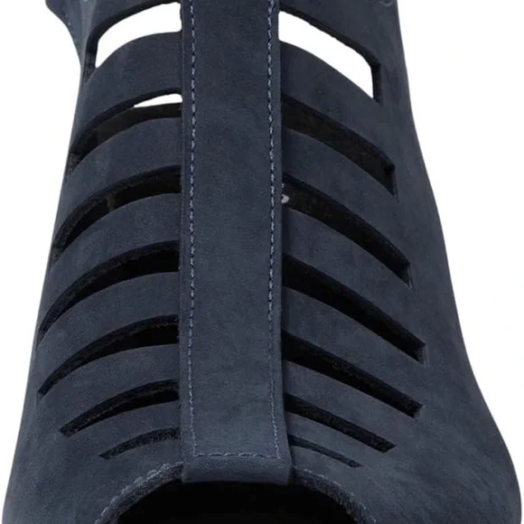 Munro Abby Heeled Sandals - Picture 2 of 8